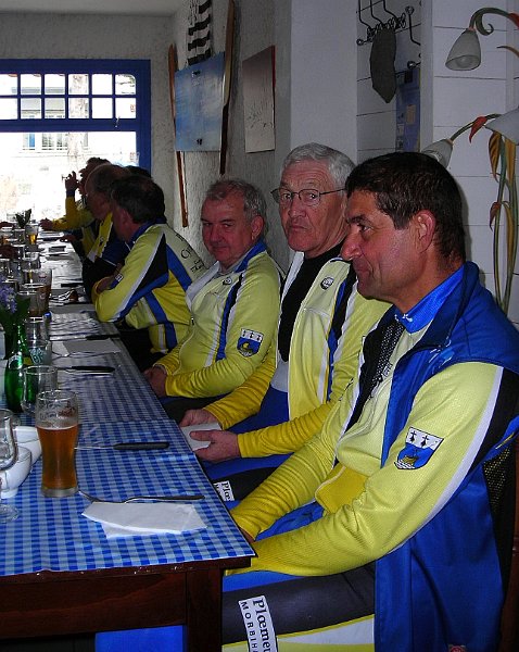 2011-04-14 17 Casse-croute a Penthievre.JPG